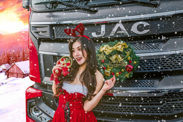 备圣诞辞驯鹿 圣诞老人座驾升级格尔发A5