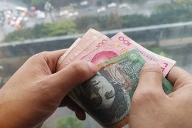 大爷们年底了！ 你们是不是该考虑...还！钱！了！