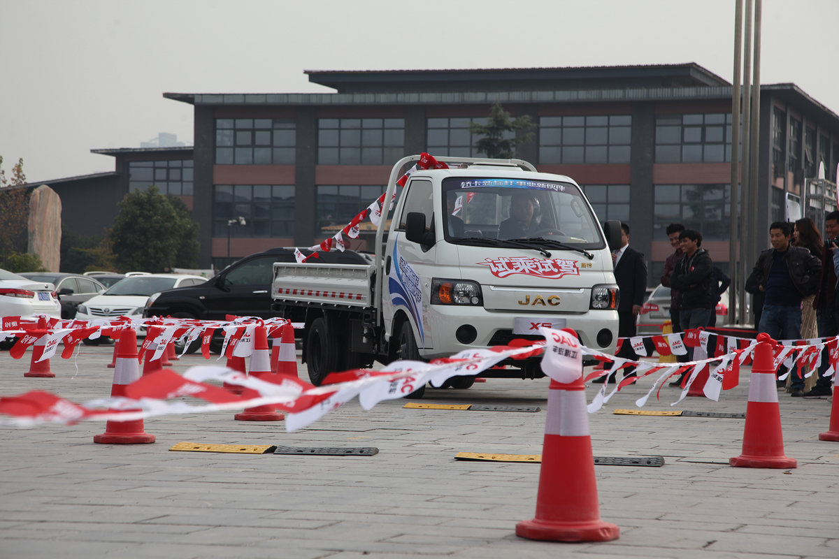 【图】4.5吨以下货车取消双证 谁是真正受益人