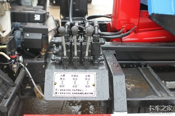 垃圾車加裝遙控系統(tǒng)，不用忍受難聞氣味