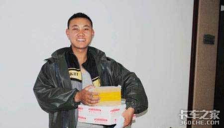 货车大哥快递小哥，生存不易且行且珍惜