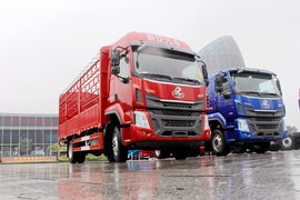 马力升级到240 原厂可选真空胎 乘龙H5高顶双卧6米8载货车图解