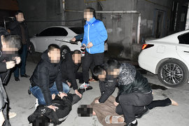 油耗子"量刑"并非一家说了算 证据才是关键，持刀威胁三年起步