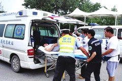 ������̥��ʣ2����˿��Ȼ���ٿ񱼣�