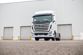 ZF自动挡+4气囊! 这款低鞍座4X2才是“快递顶配”