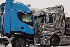 驾驶室空间对标斯堪尼亚S级 全新依维柯旗舰重卡冬季测试谍照