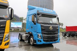 460马力+空气悬架+1050L油箱!又一乘龙H7快递定制版来袭