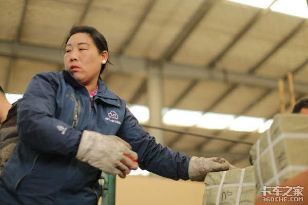 穿越战火，独闯荒漠，安心驿站宋玉兰获全国“十大最美货车司机”