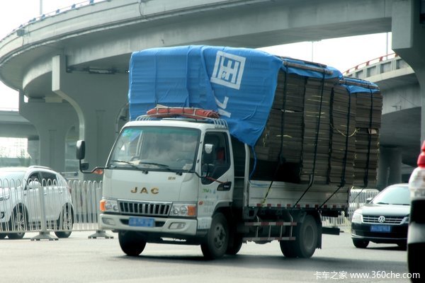 为超载而生的蓝牌轻卡 没想到生死劫来的这么快！