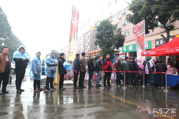 零距离传递温暖 一汽解放全国巡演来了!