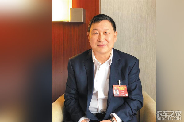 两会:全国政协委员建议货车超限、超载入刑,信用良好的减免过路费