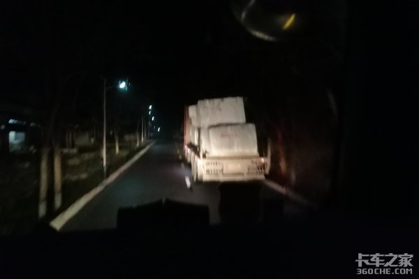 《流浪地球》带给卡友的行车安全启示