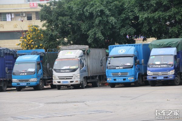 4.5��ȡ��˫֤&nbsp;����һ����г���