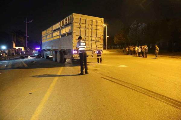 西安货车撞人致重伤 司机逃逸后被抓获