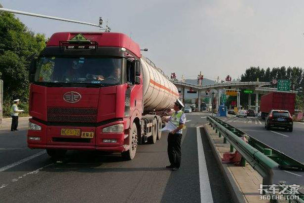 �����볬�پ�Ȼ��ֽ���ǳ��Ʊ������鴦