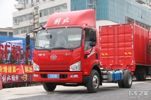 配300L油箱和取气口 解放J6F定制款实拍