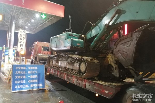 贵州开启高速入口地磅称重，超载100公斤都会被劝返