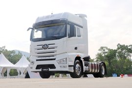 载重40吨重型卡车完成无人安全自动驾驶测试