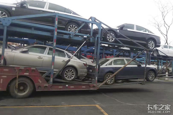 大怪二怪消声匿迹! 公路惊现