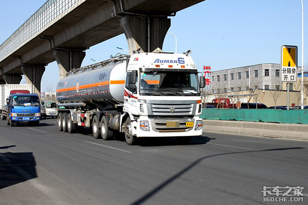 让人头疼的“挂靠”