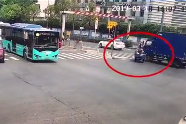 ���ֳ�����Ʊ�����ײ��&nbsp;�����������