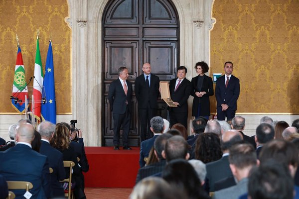 ̷����ٻ�������������ɶ���ʽ���