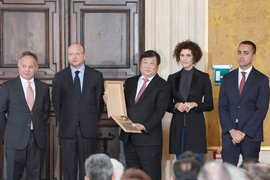 卡车晚报:谭旭光获“莱昂纳多国际奖”;甲醇车拿到市场化“通行证”