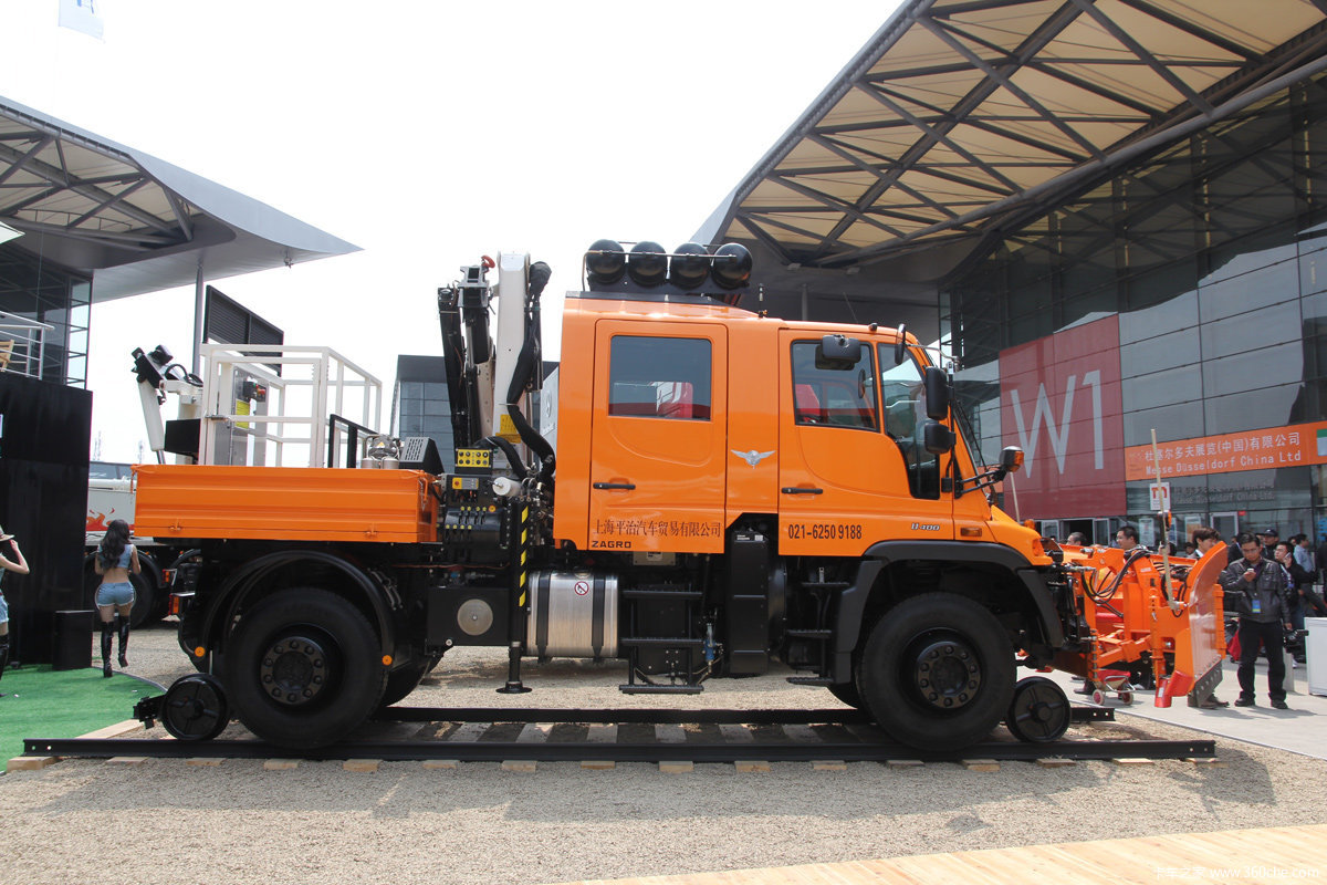 无所不能乌尼莫克公铁两用车盛装亮相图片列表