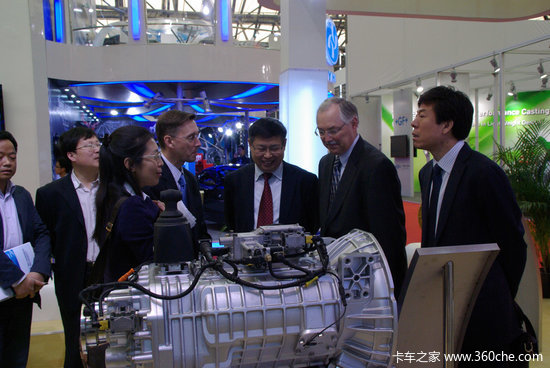 ����AT�������г�&nbsp;˫�غ�����Ŀ��ǩԼ