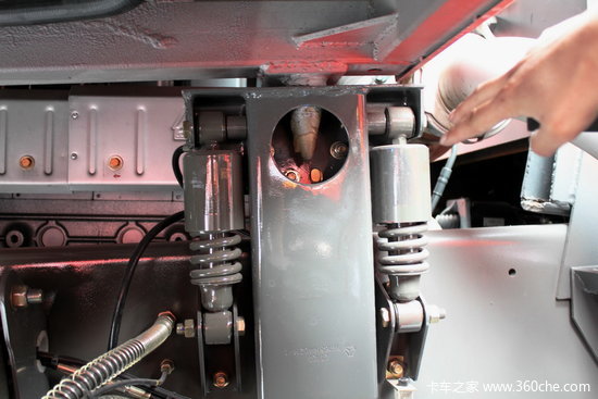 ���ͷ�д�����&nbsp;������ɽ��ʿ��̬����