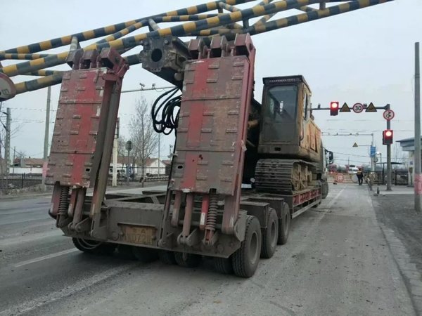 ����һ��ײ���޸߸����й��е綯����