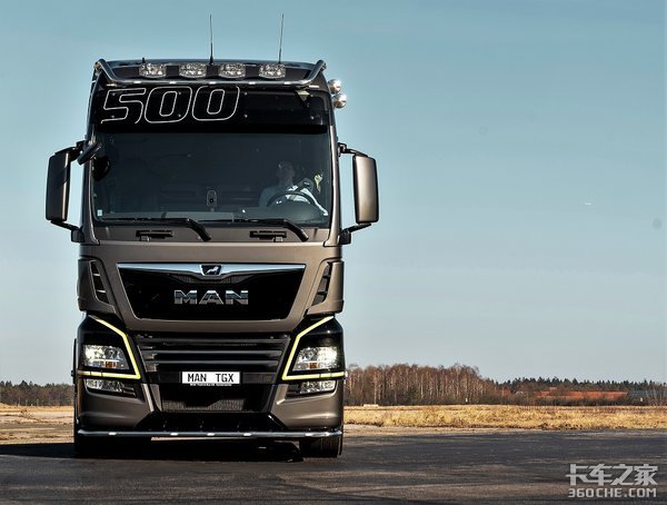 带卧铺加热,德国曼tgx重卡限量版来了_曼_tgx_卡车之家