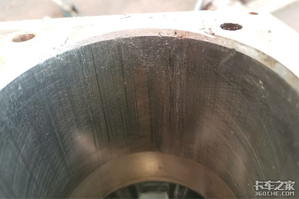 一颗螺丝废掉4000大洋? 进口打气泵爆缸