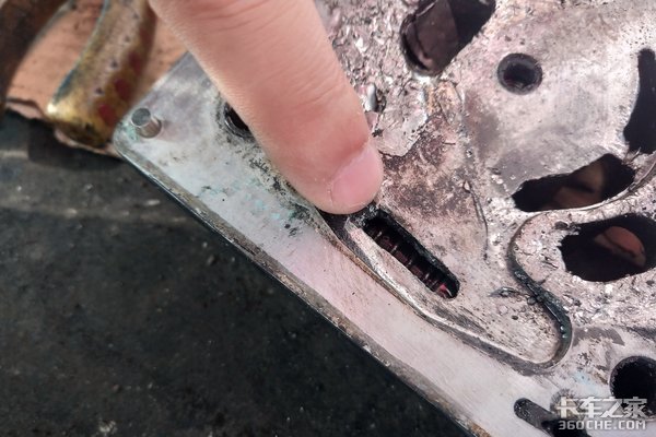 一颗螺丝废掉4000大洋? 进口打气泵爆缸