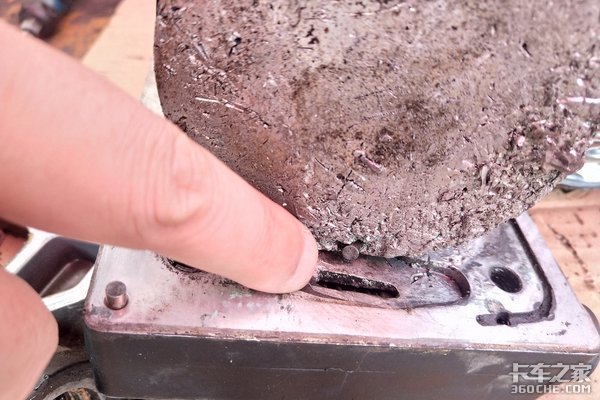 一颗螺丝废掉4000大洋? 进口打气泵爆缸