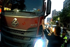 ³ç��������ǿ�д��س�ײִ������ץ��