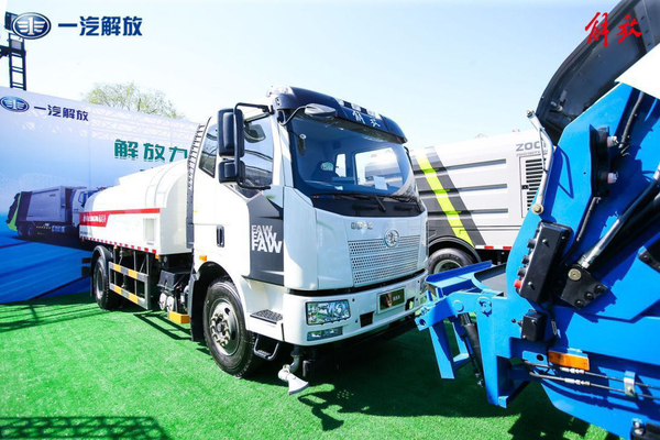 解放國(guó)六環(huán)衛(wèi)車亮相 攜手共建美麗中國(guó)