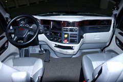 看美式长鼻子车 品美国卡车文化