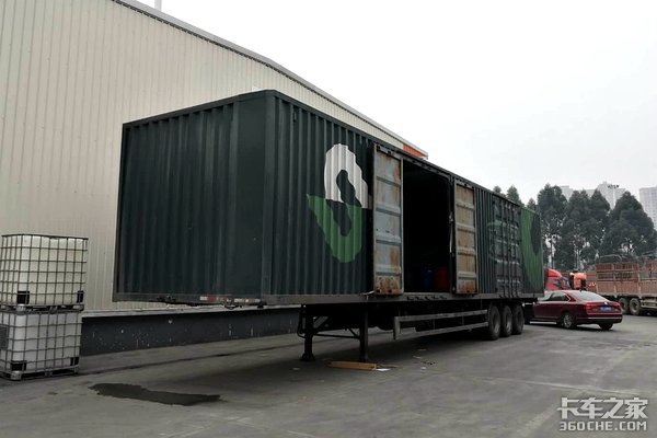 悲喜并存,17.5米大板、三超箱车何时了 成都传化看当前物流用车现状