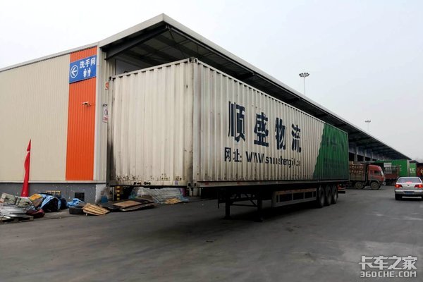 悲喜并存,17.5米大板、三超箱车何时了 成都传化看当前物流用车现状