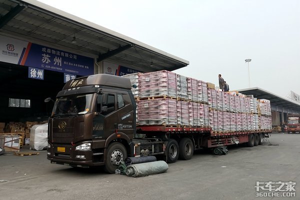 悲喜并存,17.5米大板、三超箱车何时了 成都传化看当前物流用车现状