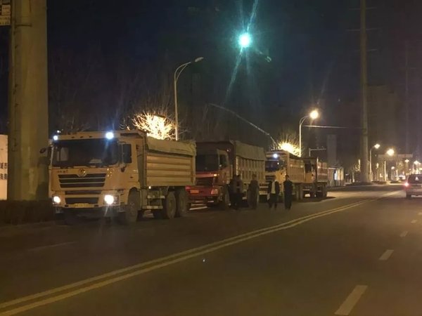 昌吉：这些大货车非法改装隐患大被曝光