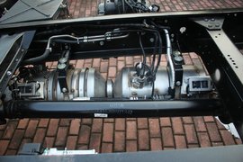 国六轻卡排气管更长更复杂 其实是多了这些配置