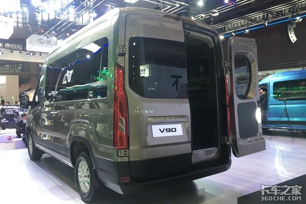 【上海车展】 上汽大通V90宽体轻客上市