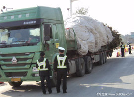 沈阳仨月查处重型货车 交通违法2428件