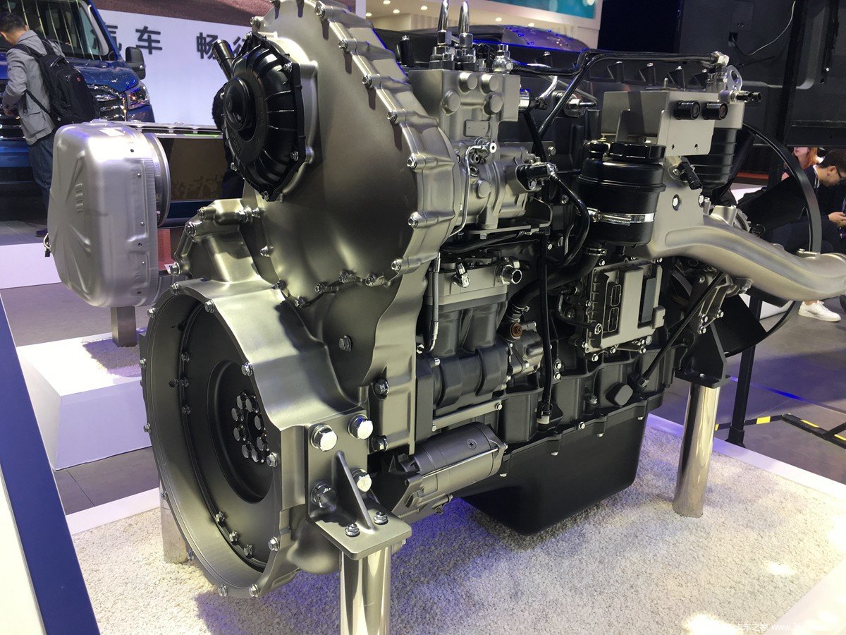 上海车展上菲红四款国六发动机亮相图片列表