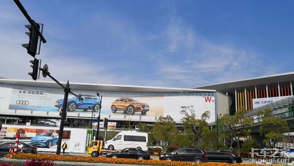 ���Ϻ���չ����һ�������е��Ϻ���չ