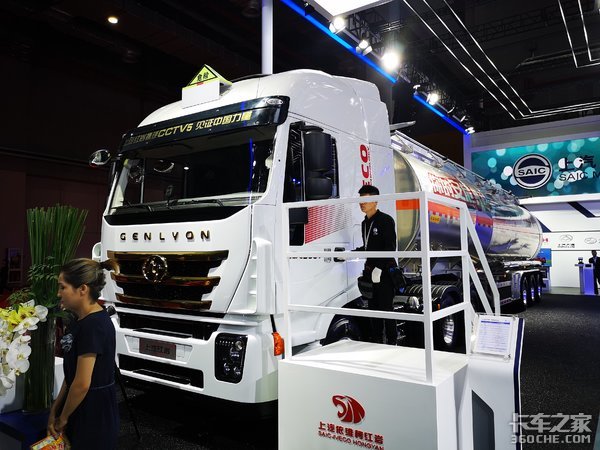 ���Ϻ���չ����һ�������е��Ϻ���չ