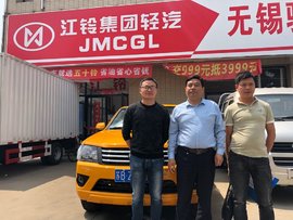 现场交车1台  骐铃T100S皮卡交付客户