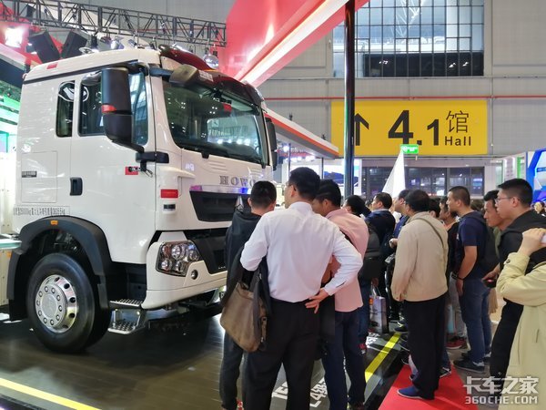 【上海车展】卡车智能化到底是什么?对司机有啥帮助?听听车企怎么说